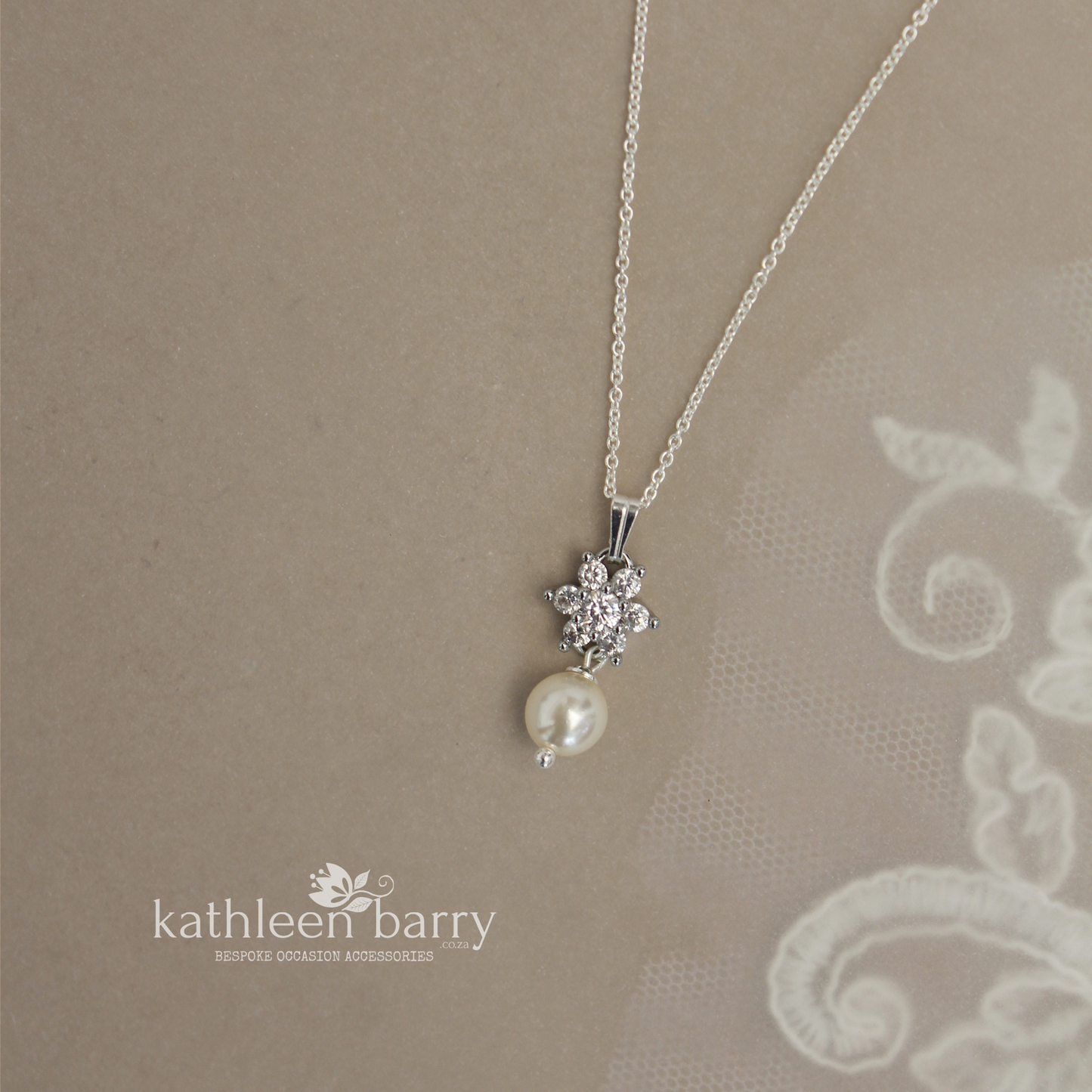 Nina chain pendent necklace - Cubic Zirconia & pearl - Available in Silver, gold or rose gold - Limited stock