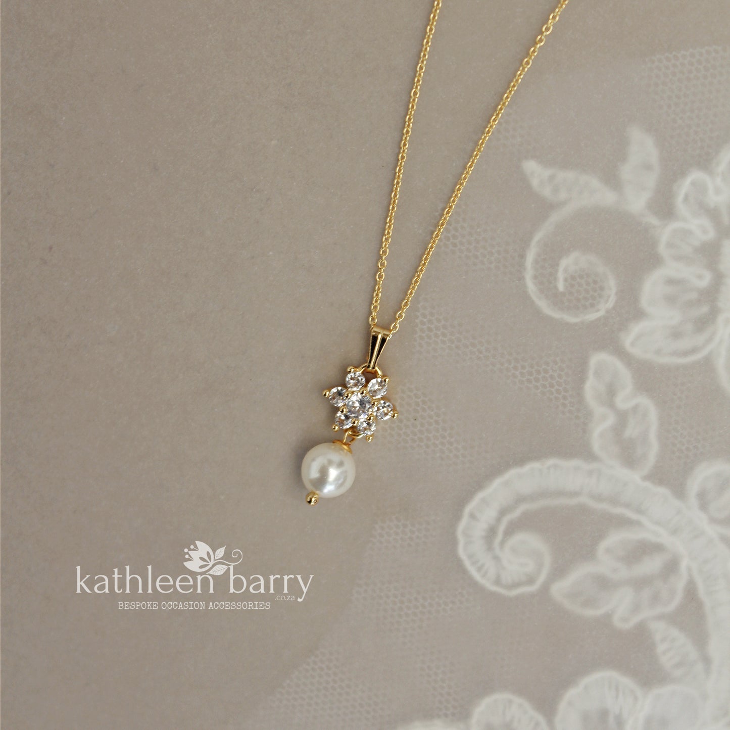 Nina chain pendent necklace - Cubic Zirconia & pearl - Available in Silver, gold or rose gold - Limited stock