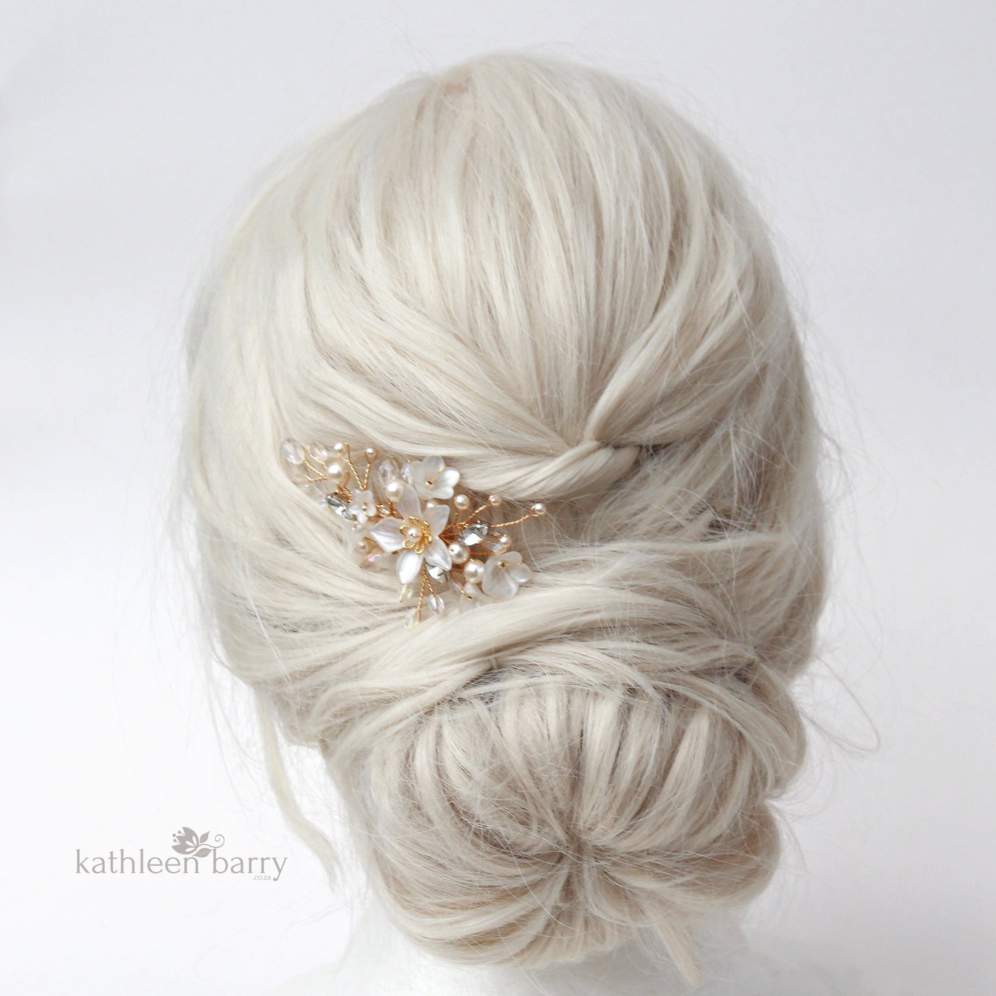 Dainty Monica comb , Gold, silver or rose gold - three pearl color options