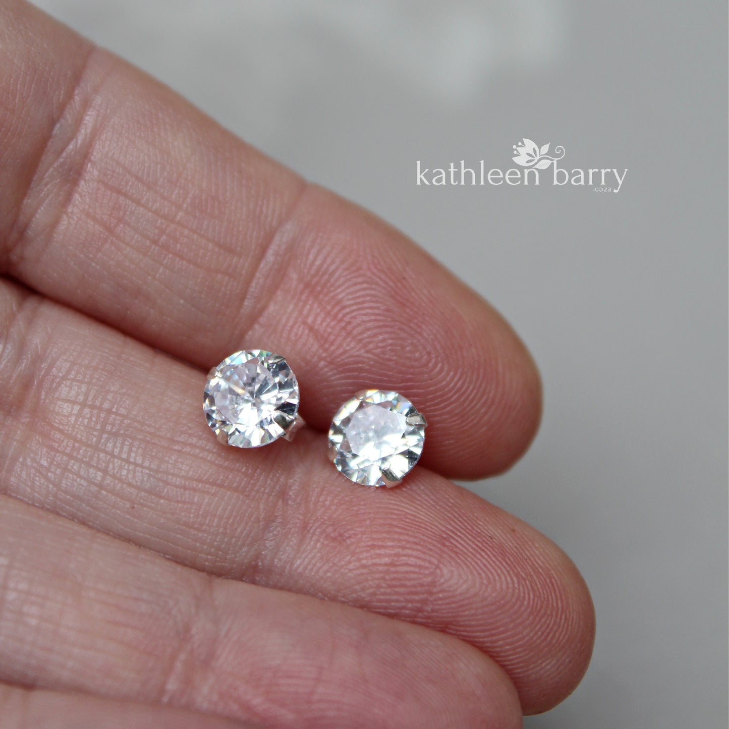 Cubic Zirconia studs modern solitaire earring - Sterling silver 7mm stone - Limited edition