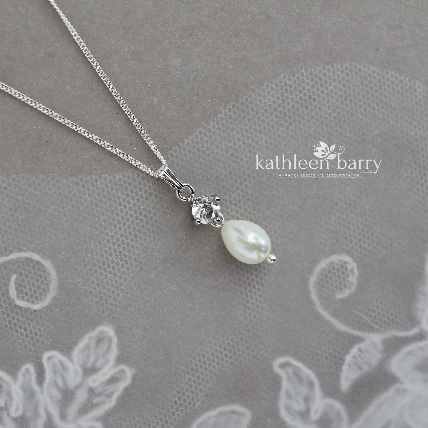 Annie chain pendent necklace - Cubic Zirconia & pearl - Available in Silver and gold  - Limited stock