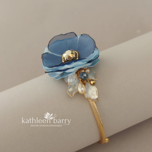 Modern Wrist Corsage assorted custom colors, Perfect for Proms / Matric dance and Weddings STYLE: Sapphira