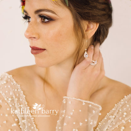 Melanie crystal drop earrings - Silver, gold or rose gold - Pearl color options