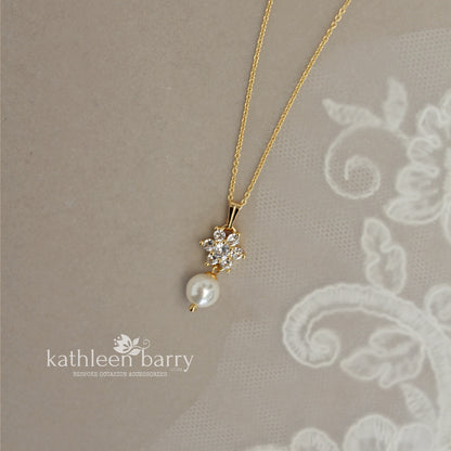 Nina chain pendent necklace - Cubic Zirconia & pearl - Available in Silver, gold or rose gold - Limited stock