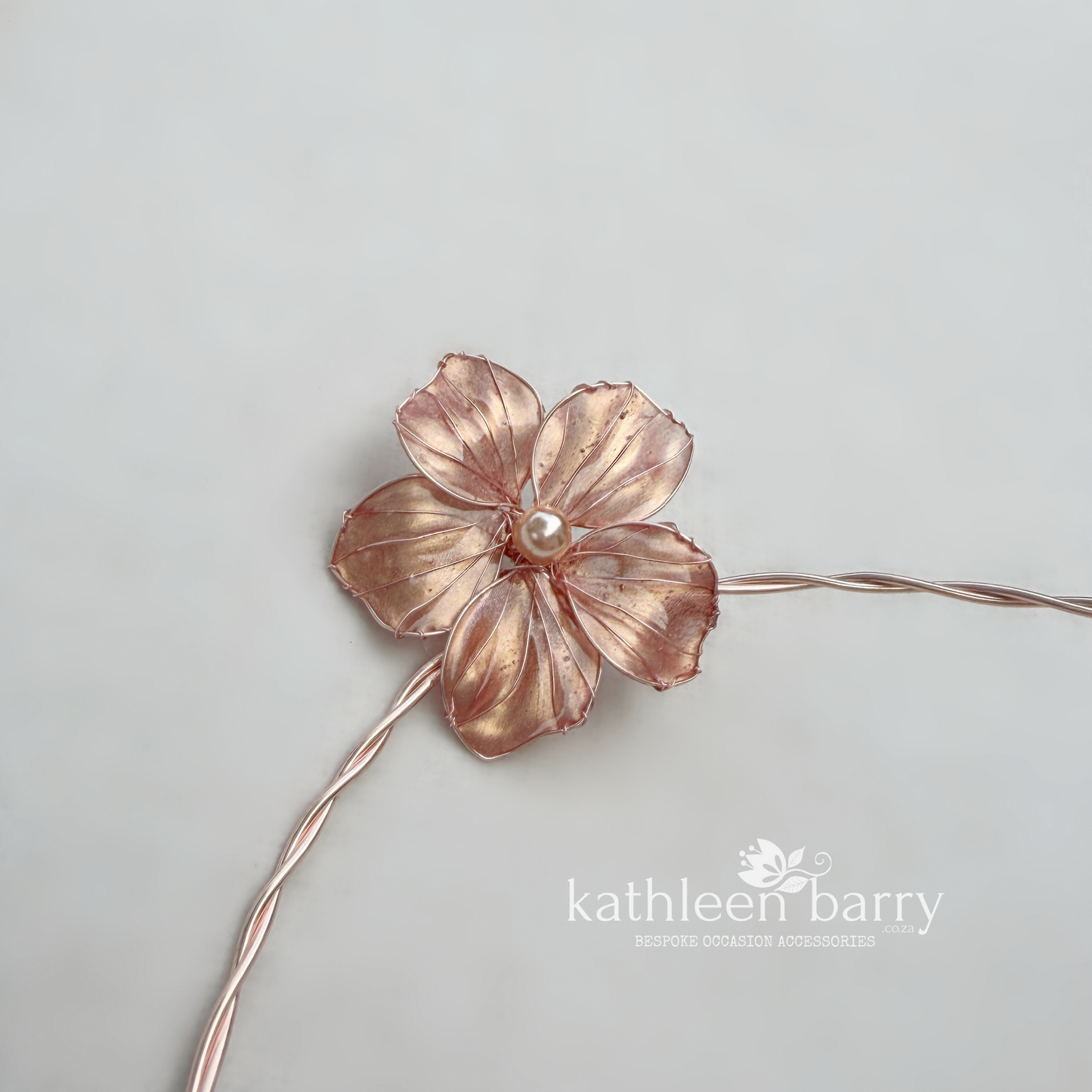 Stylized floral wire choker necklace – modern statement flower