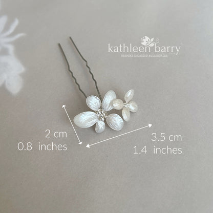 Dainty double flower - Bridal Hair pins with Handmade Resin Flowers – Custom Colors – Wedding Hair Accessory