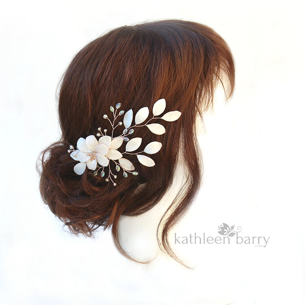 Meryl hairpiece, sculpted fabric flowers - Assorted colors - Rose gold, pale gold or silver