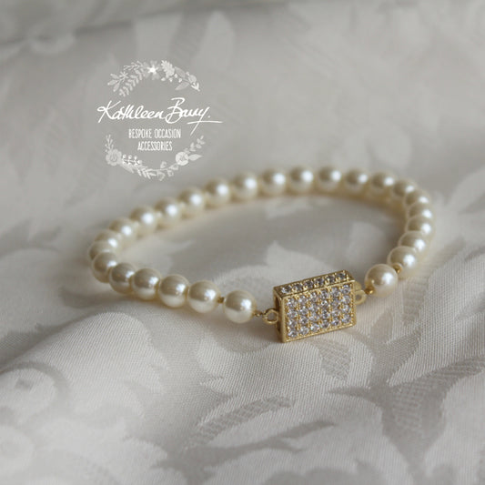 Rozelle single strand pearl bracelet - Available in Rose Gold and gold finish