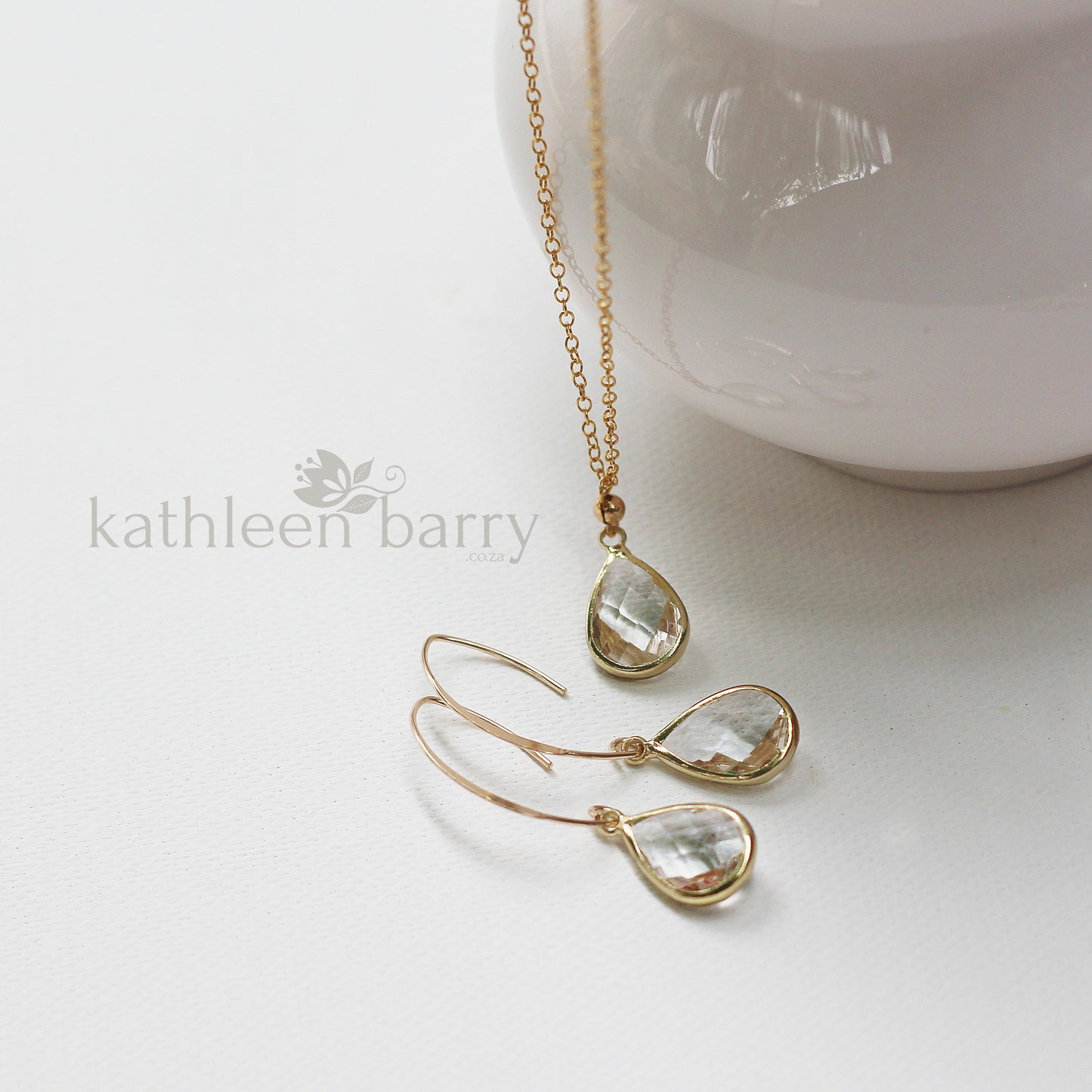 Elaine necklace - pendent on chain (gold and silver finish only)