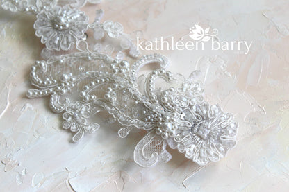 Chantilly Lace Bridal hairpiece - Off white - STYLE: Janette