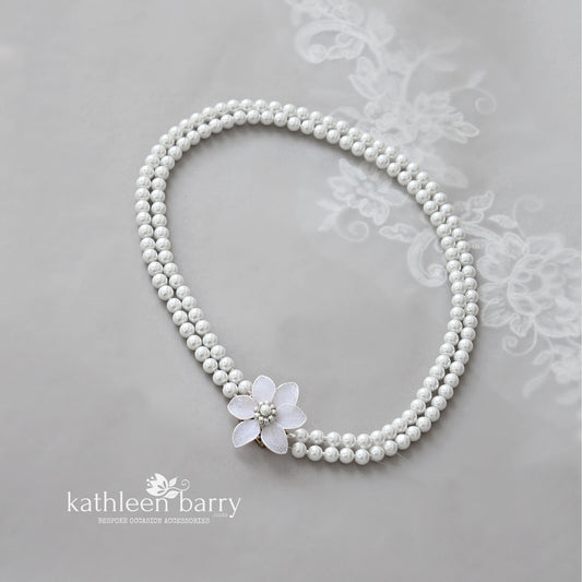 Double strand pearl necklace with focal flower clasp. Silver, rose gold or gold - Assorted pearl colors available