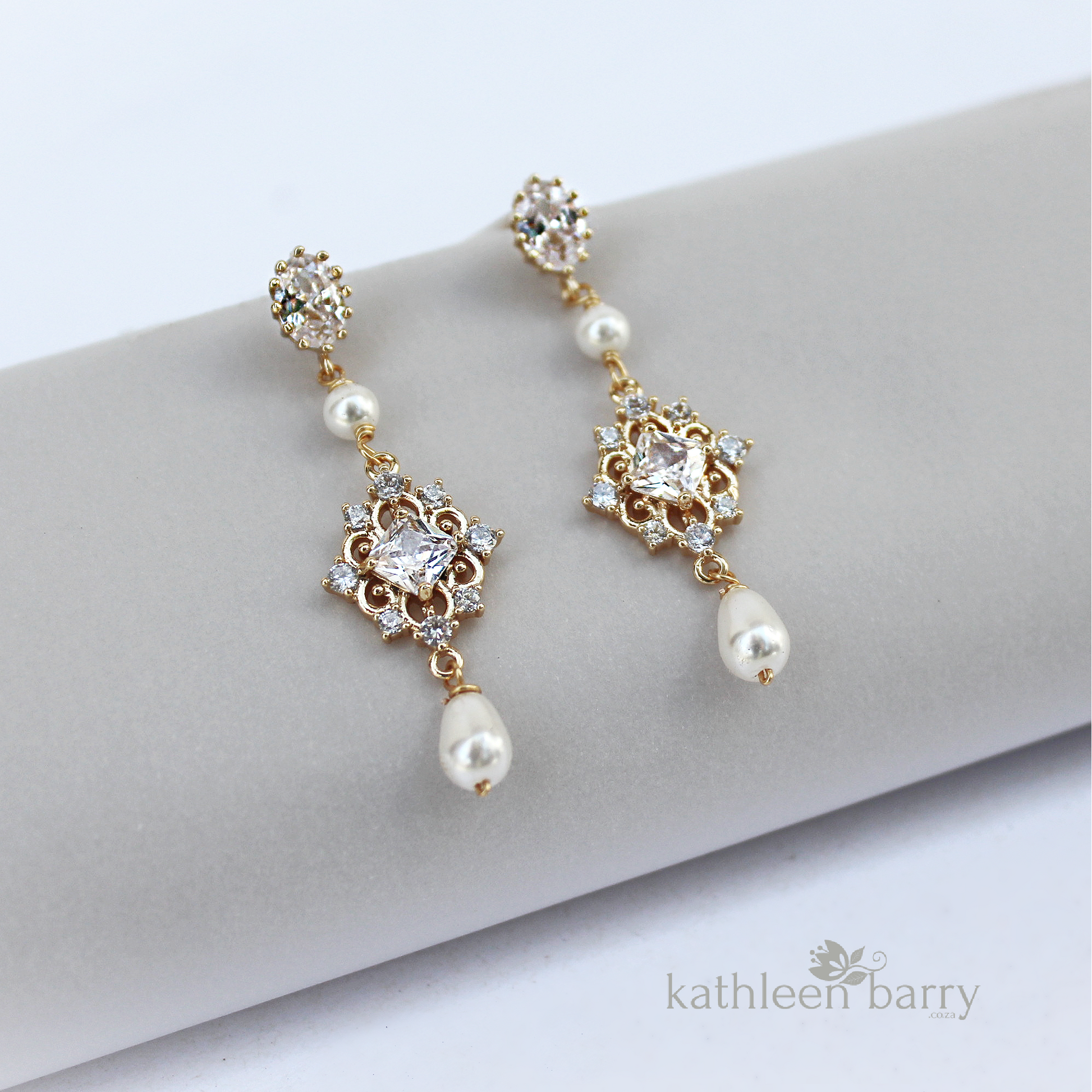 filigree gold pearl drop bridal earrings wedding accessories 
