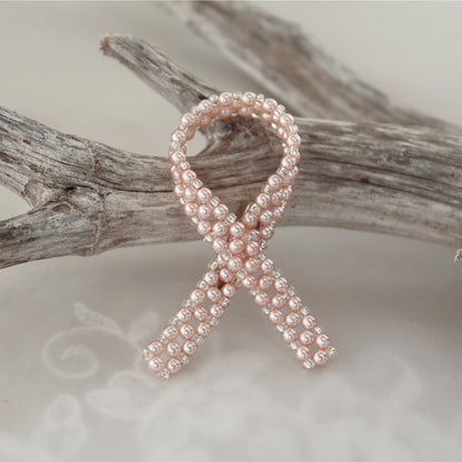 Awareness ribbon - Breast cancer brooch - pink pearls